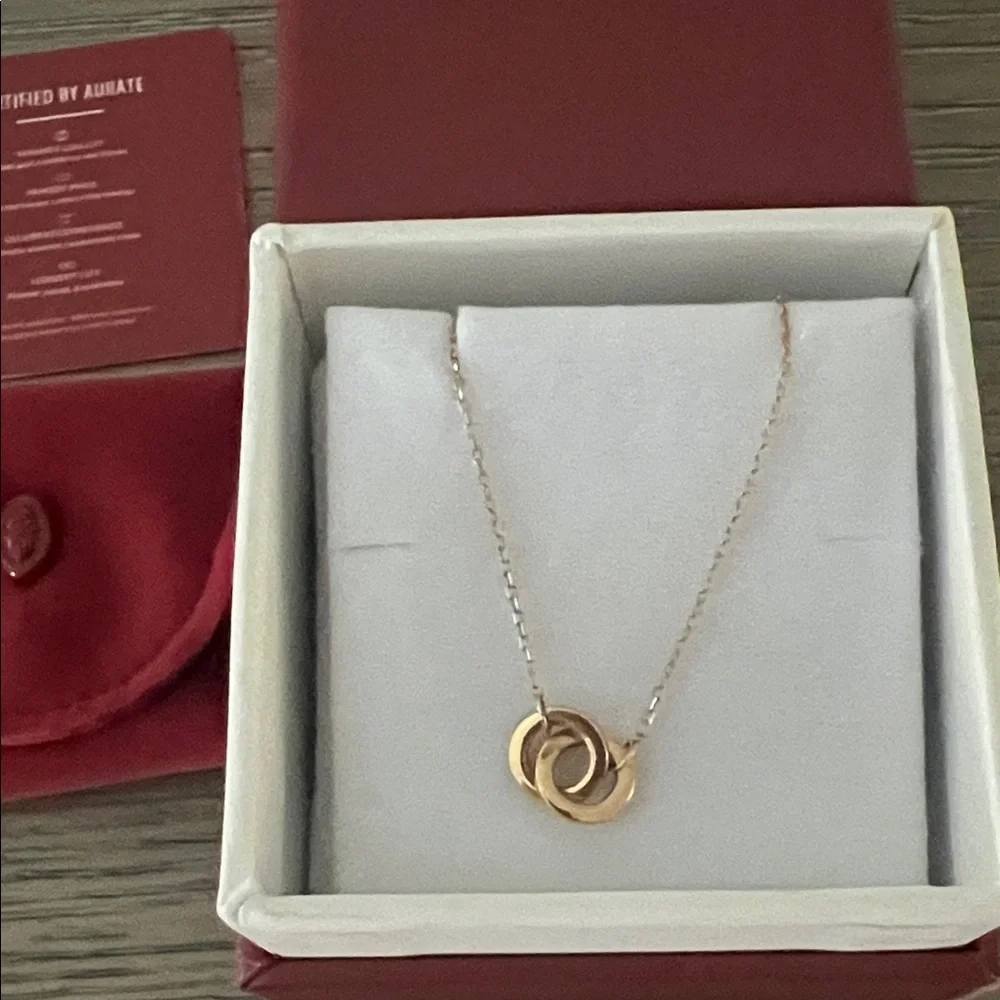 Au Rate Connection Necklace -Elegant Gold Interlocking Circle Necklace - Picture 5 of 8